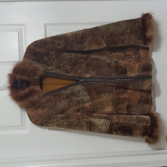 Giuliana Teso terra cotta and shearling jacket. Made in Italy. Size 42 is 6 U.S. - Picture 6 of 11